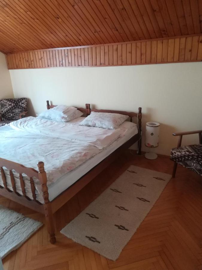 Kuca Maric Mackat Bed & Breakfast Exterior photo