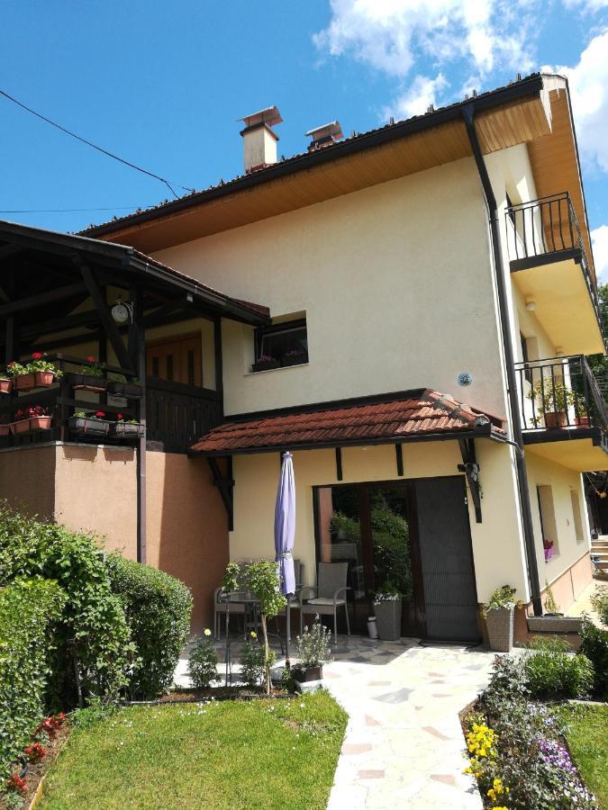 Kuca Maric Mackat Bed & Breakfast Exterior photo